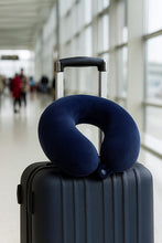 Cargar imagen en el visor de la galería, ALMOHADA VIAJE BAGCHERRY 258081