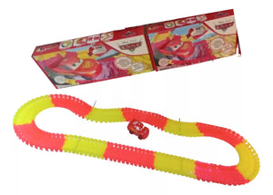 PISTA DE CARS FLEXIBLE 112PC CHICA FDCD1901